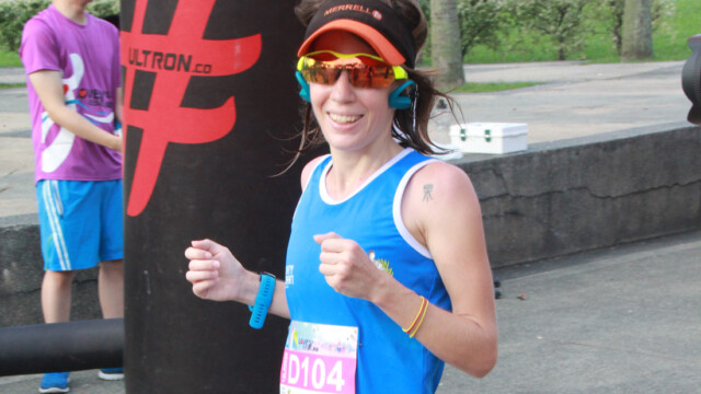 来自美国的33岁Susan Swier成功夺下女子公开组冠军!